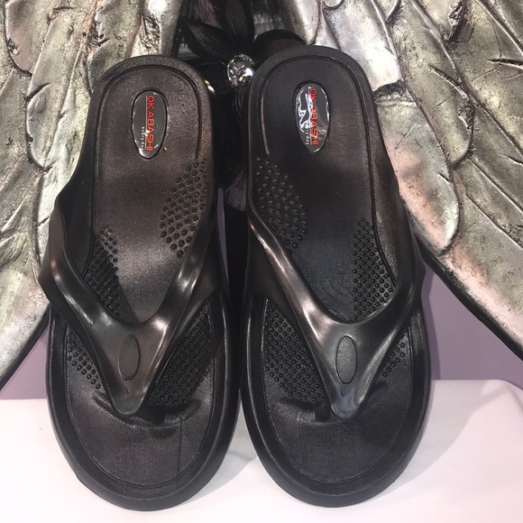 Okabashi Shoes - Okabashi flip flop Size L 10 Okabashi Shoes - Okabashi flip flop Size L 10